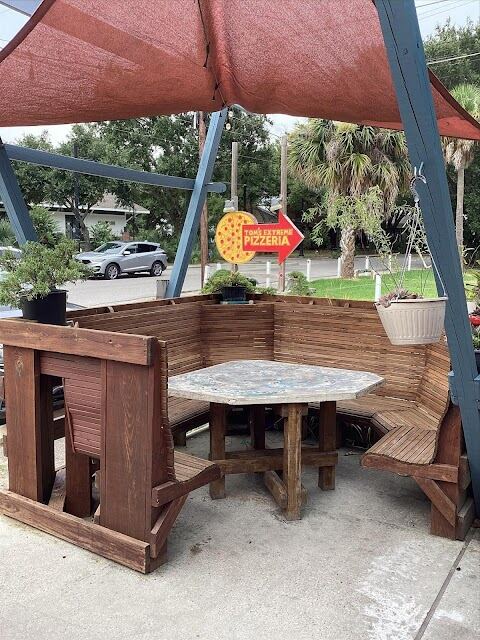 Tom’s Extreme Pizzeria LLC, Ocean Springs
